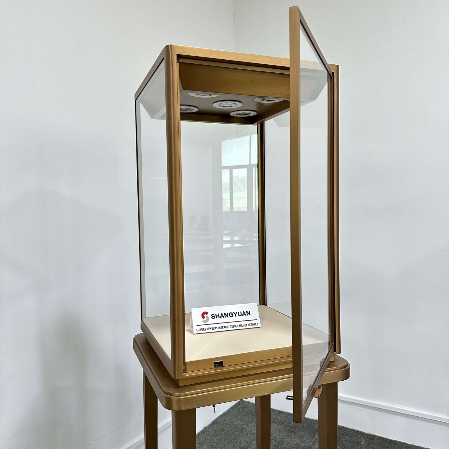 High-End Jewelry Display Case for Boutiques