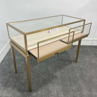 Seamless Gold Jewelry Display Table