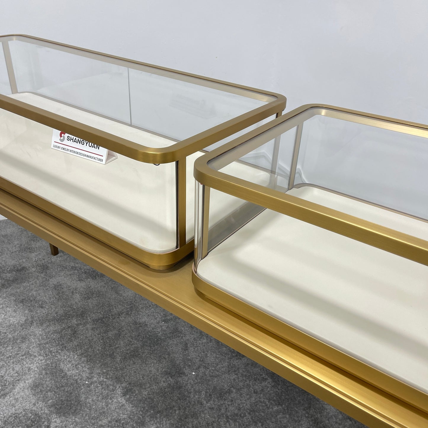 Luxury Gold Dual-Display Jewelry Counter