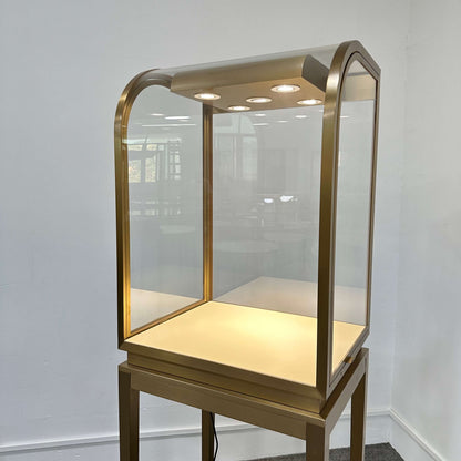Premium Curved-Top Jewelry Pedestal