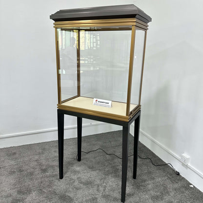 Heritage Crown-Top Jewelry Pedestal