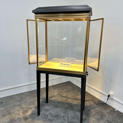 Heritage Crown-Top Jewelry Pedestal