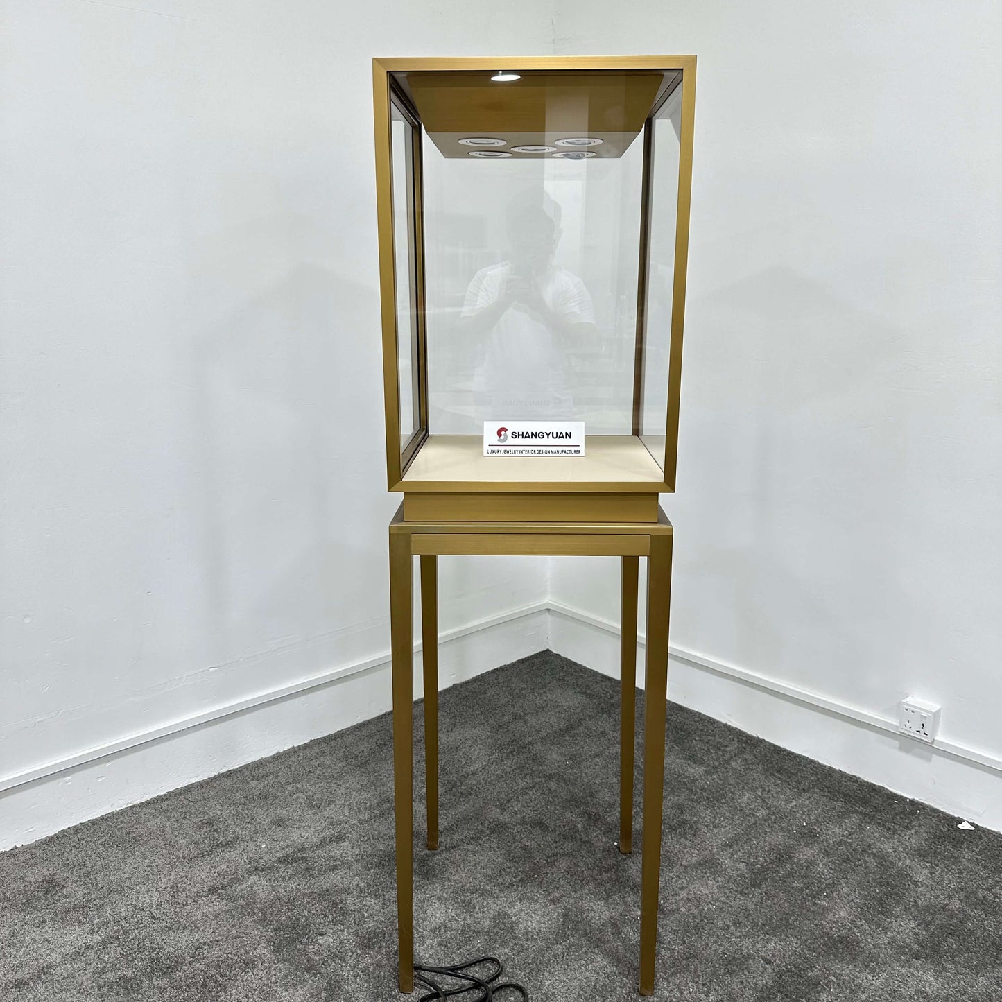 Classic Gold Jewelry Display Tower