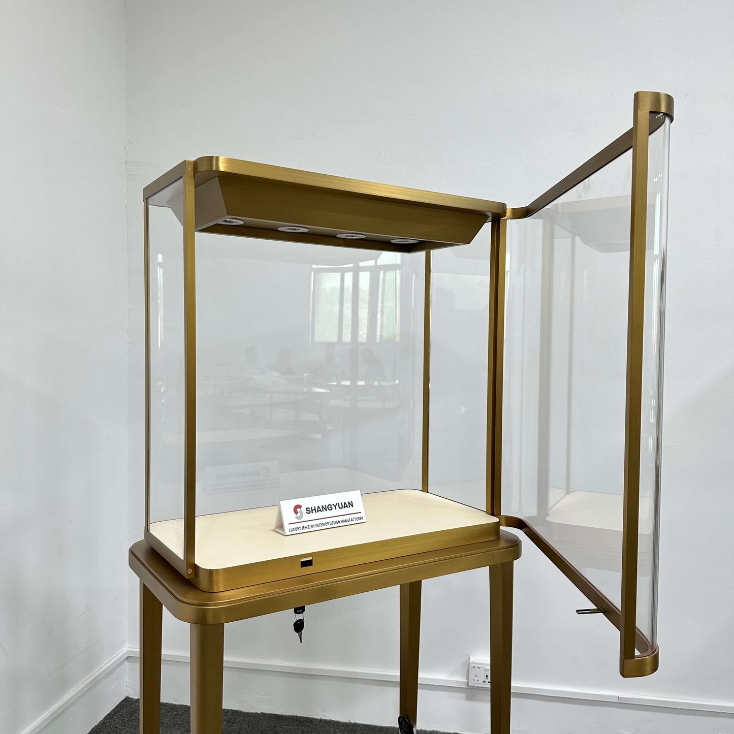 Luxury Freestanding Jewelry Tower Showcase