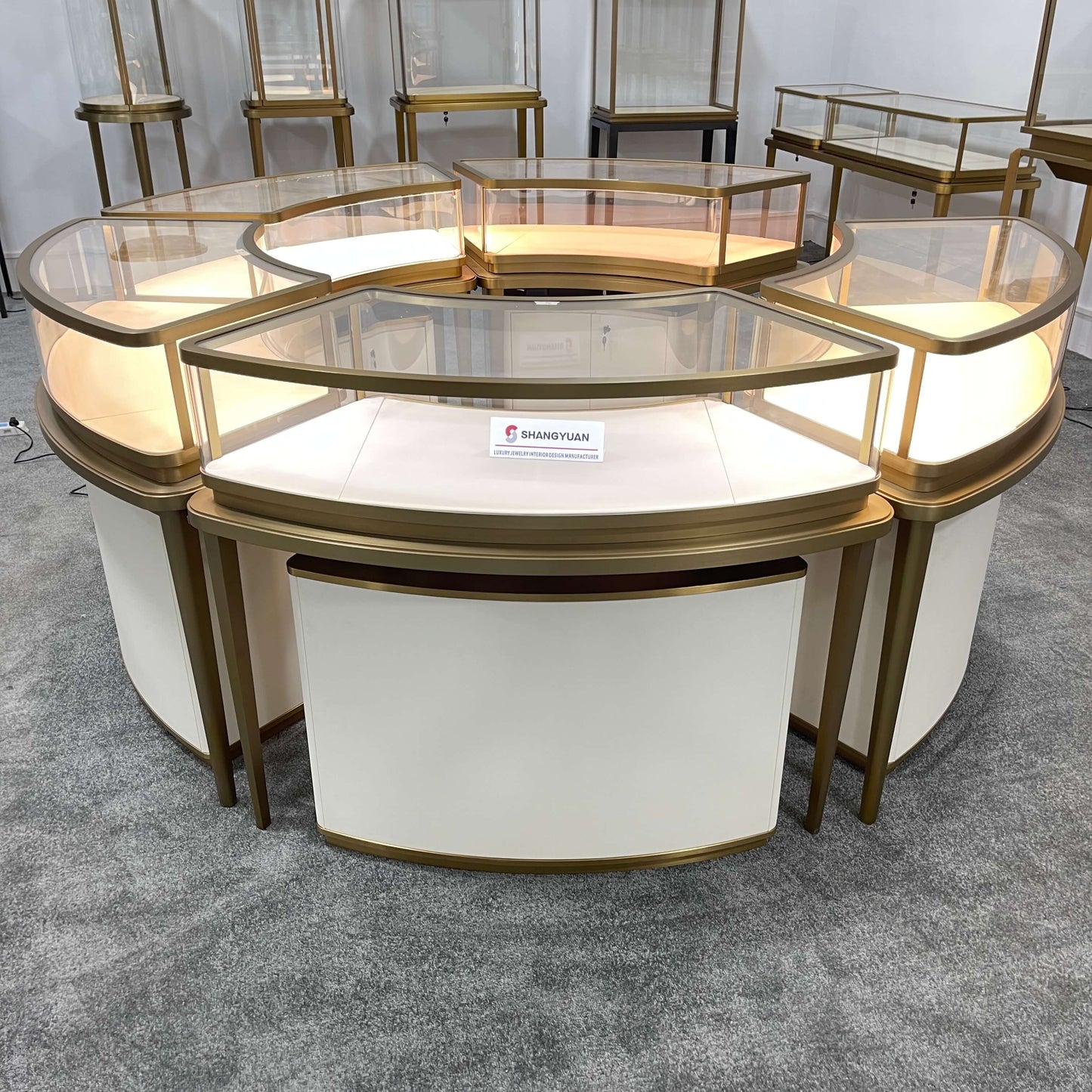 Luxury Curved Jewelry Island Showcase